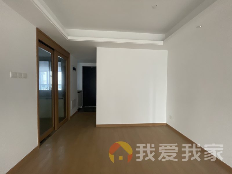 新力龙湾一期 南北通透，采光好 周边匹套完善，，出行方便