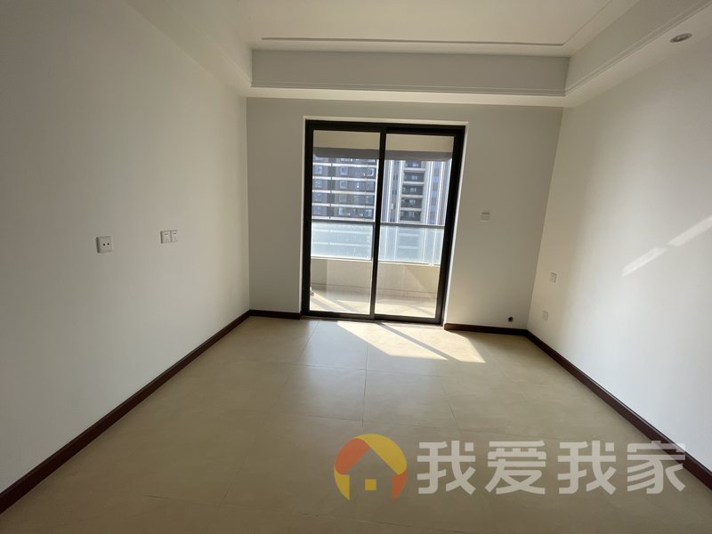 南昌我爱我家融创望江府（万达文化旅游城H区） 南北通透，采光好 装修好，环镜优美 近地铁 视野好，诚心出售