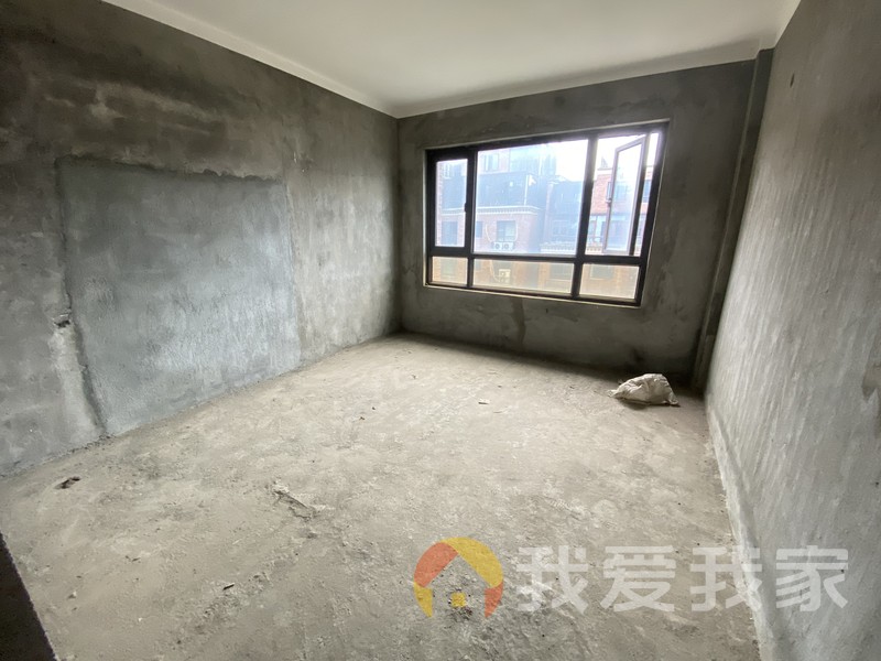 煌盛中央公园 南北通透，采光好 视野好，诚心出售