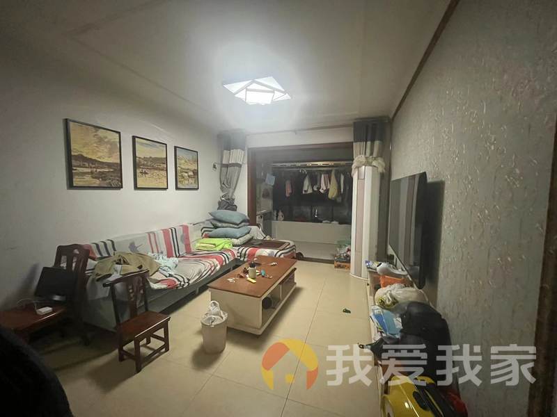 绿都阳光上东 南北通透，采光好 装修好，环镜优美 周边匹套完善，，出行方便