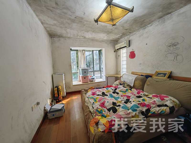 南昌我爱我家凤凰城一期凤鸣苑 南北通透，采光好 近地铁 周边匹套完善，，出行方便