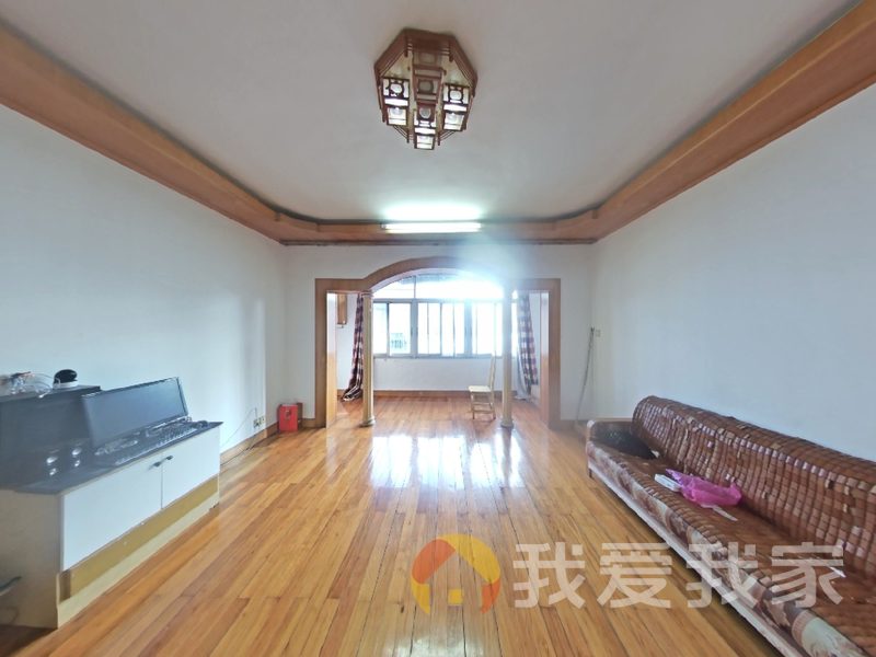 金球公寓 南北通透，采光好 装修好，环镜优美 视野好，诚心出售