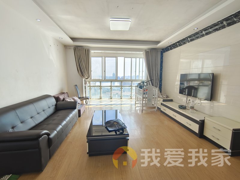 南昌我爱我家城投水岸观邸 南北通透，采光好 装修好，环镜优美 视野好，诚心出售