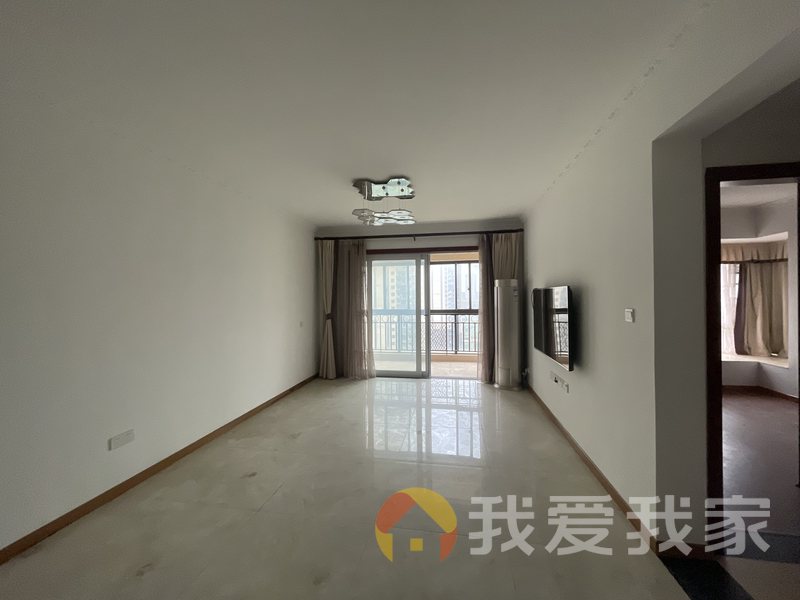 南昌我爱我家万达文化旅游城C区 南北通透，采光好 装修好，环镜优美 近地铁 中间楼层