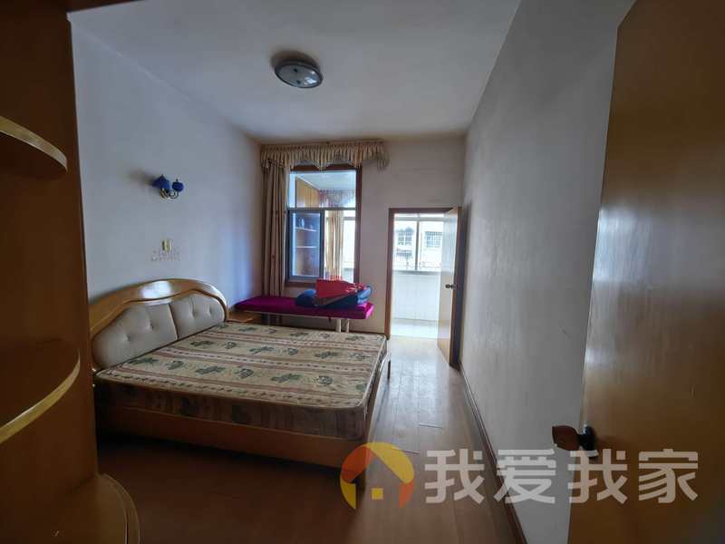 南昌我爱我家莲塘体育馆小区 南北通透，采光好 视野好，诚心出售