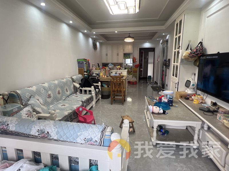 南昌我爱我家保利金香槟 南北通透，采光好 装修好，环镜优美 近地铁 周边匹套完善，，出行方便