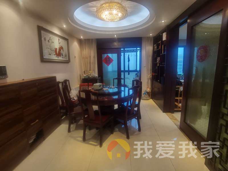 南昌我爱我家红谷滩万达华府全线江景，楼层好，视野无挡，环镜优美 近地铁