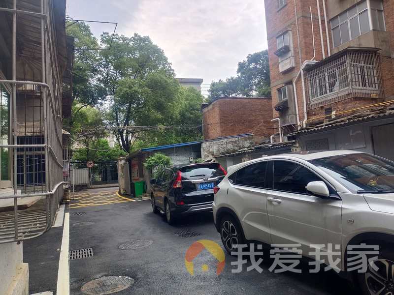 南昌我爱我家文教路 南北通透，采光好 视野好，诚心出售