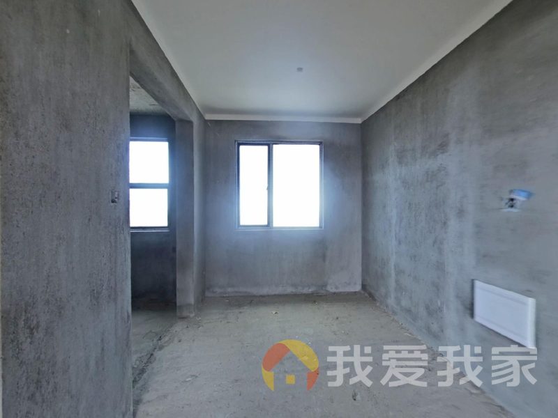 鸿海满园 南北通透，采光好 视野好，诚心出售