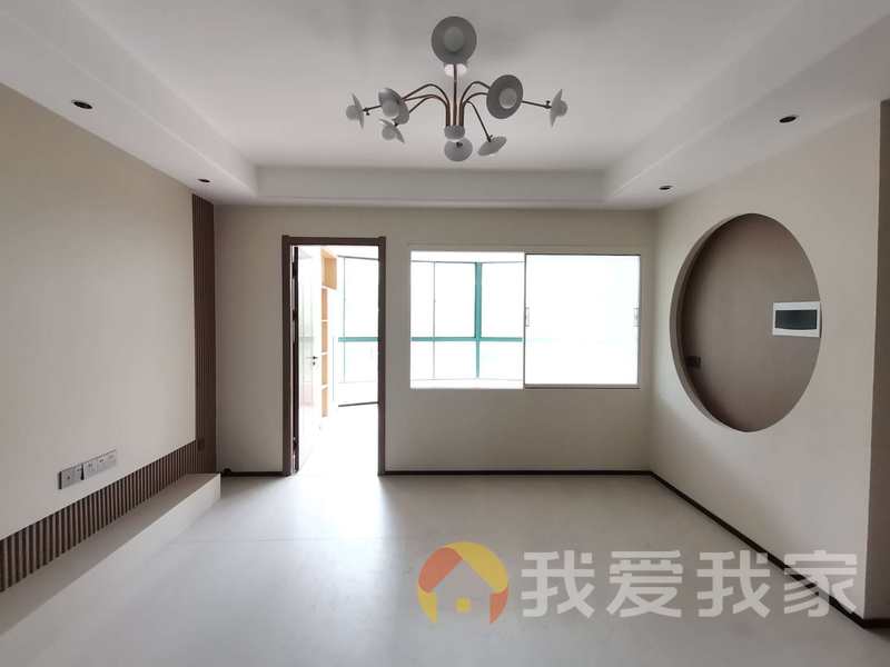 星加坡花园 南北通透，采光好 装修好，环镜优美 近地铁 中间楼层