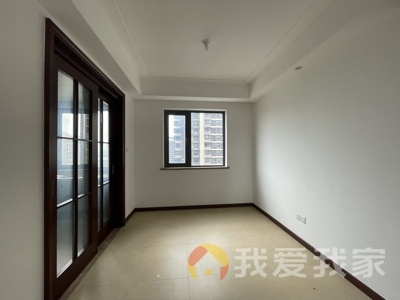 南昌我爱我家融创望江府（万达文化旅游城H区） 南北通透，采光好 装修好，环镜优美 近地铁 视野好，诚心出售