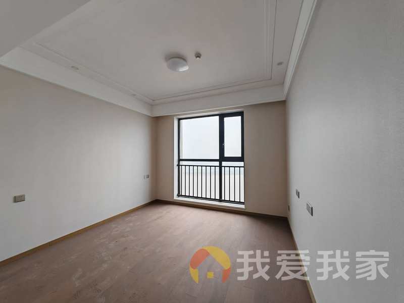 南昌我爱我家中海寰宇天下（阅湖居） 南北通透，采光好 装修好，环镜优美 视野好，诚心出售