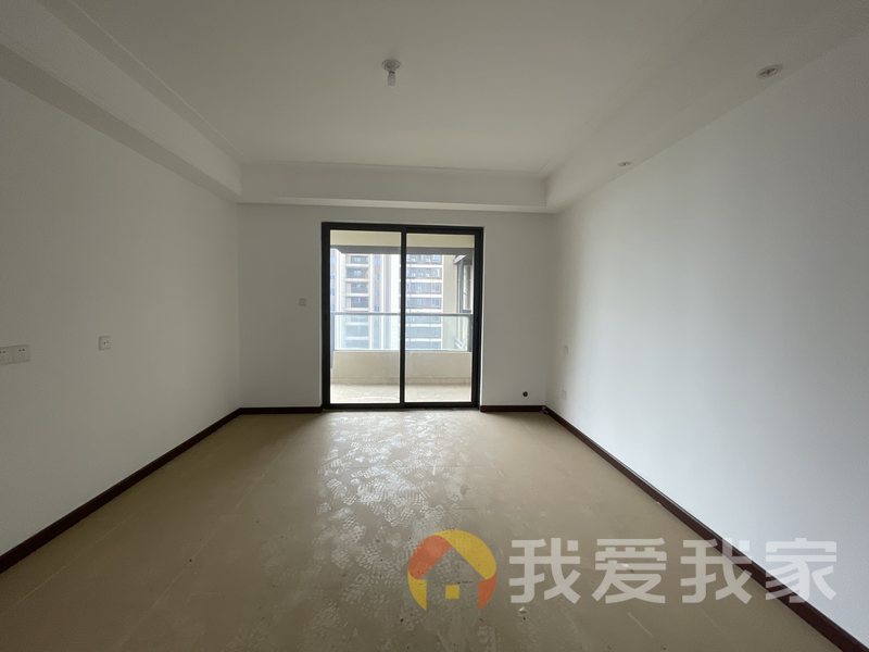 南昌我爱我家融创望江府（万达文化旅游城H区） 南北通透，采光好 装修好，环镜优美 近地铁 视野好，诚心出售