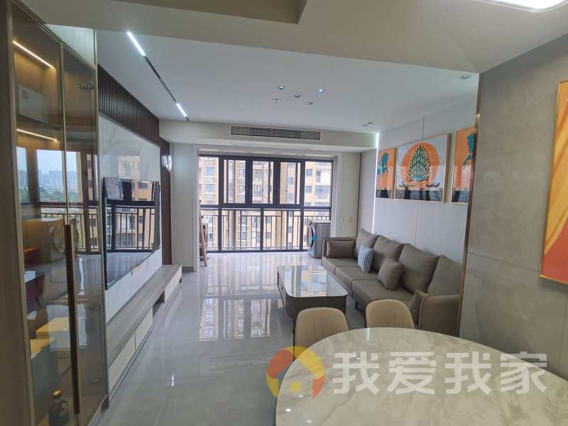 梅湖明珠 南北通透，采光好 装修好，环镜优美 中间楼层