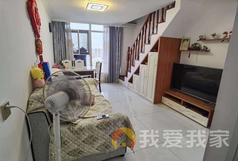 南昌我爱我家艾溪湖一号 南北通透，采光好 装修好，环镜优美 近地铁 视野好，诚心出售