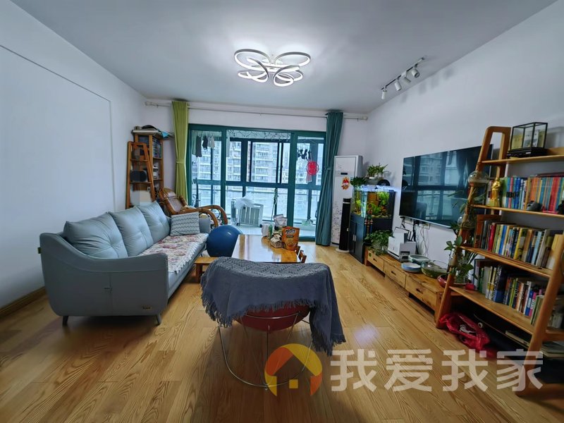 南昌我爱我家万达星城雍景台 南北通透，采光好 装修好，环镜优美 近地铁 中间楼层