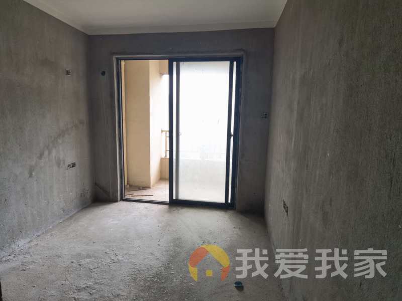 南昌我爱我家新琚花园 南北通透，采光好 中间楼层