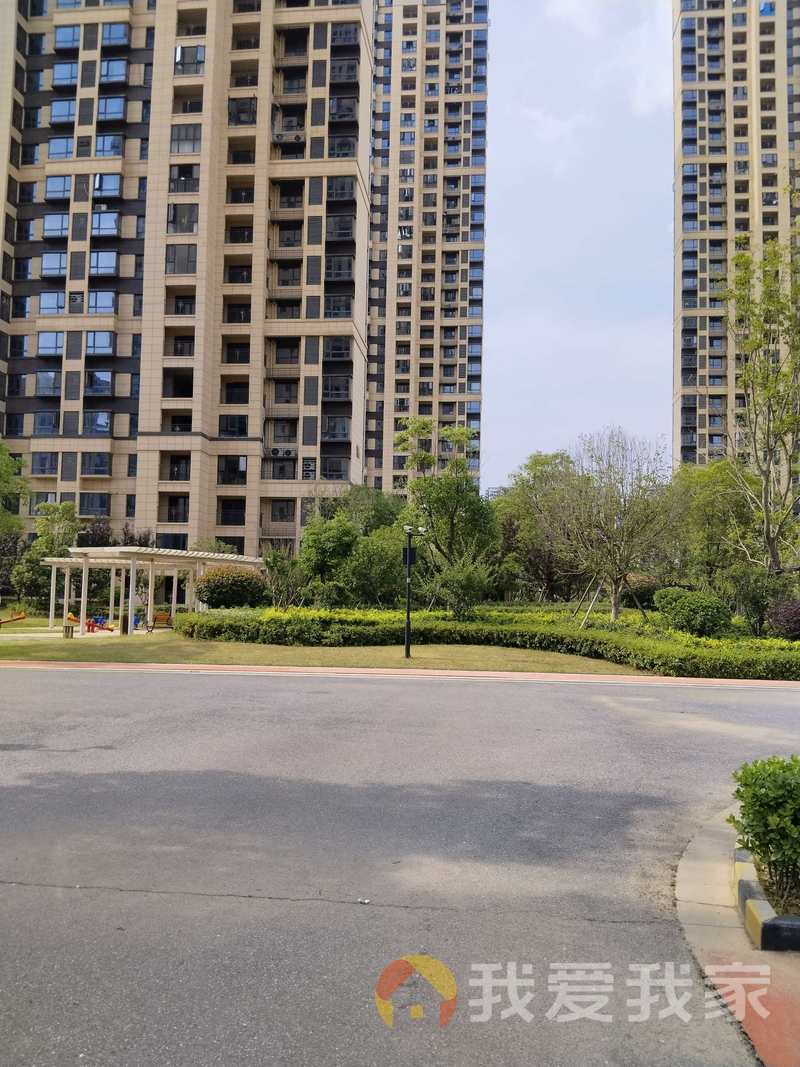 悦珑府 南北通透，采光好 视野好，诚心出售