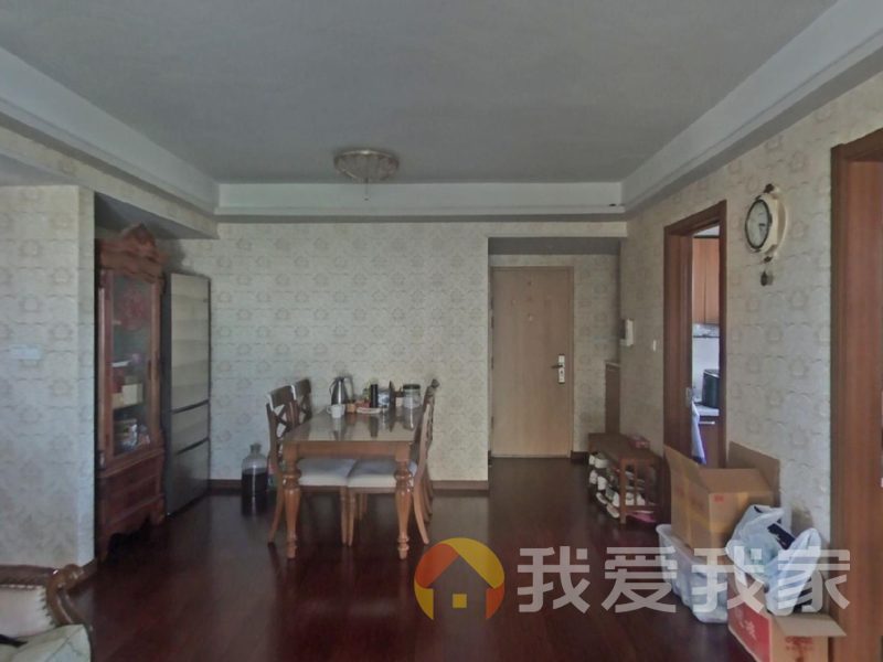 南昌我爱我家万科海上传奇 南北通透，采光好 装修好，环镜优美 中间楼层