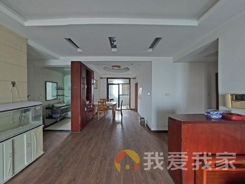 南昌我爱我家南昌居住主题公园枫丹白露 南北通透，采光好 装修好，环镜优美 视野好，诚心出售