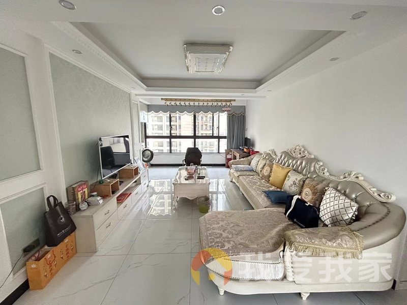 南昌我爱我家绿地外滩公馆 南北通透，采光好 装修好，环镜优美 近地铁 视野好，诚心出售