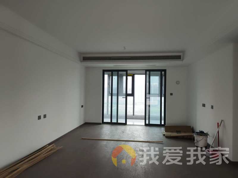 南昌我爱我家华侨城万科五期泊岸 南北通透，采光好 装修好，环镜优美 视野好，诚心出售