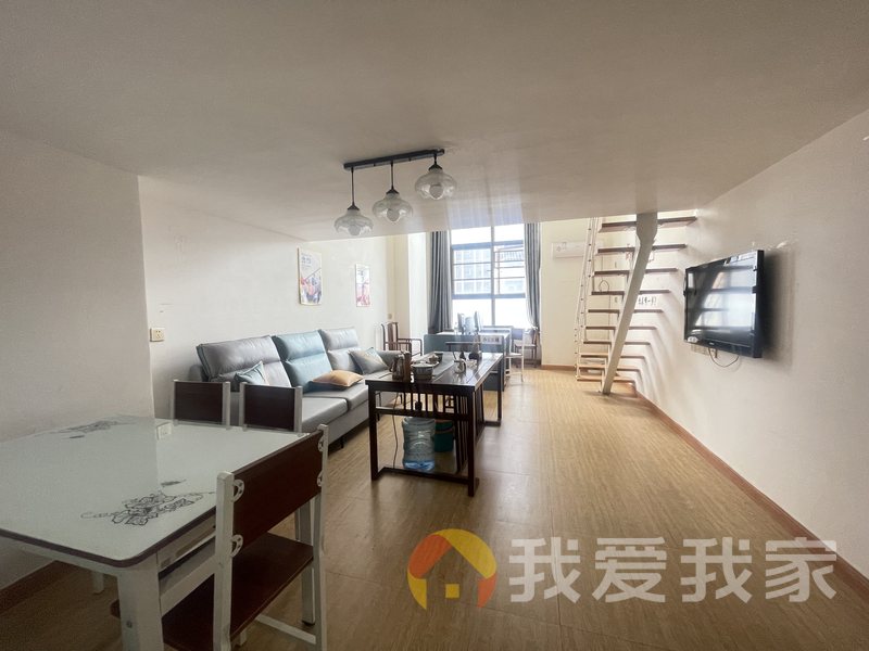 力高澜湖郡 南北通透，采光好 装修好，环镜优美 中间楼层