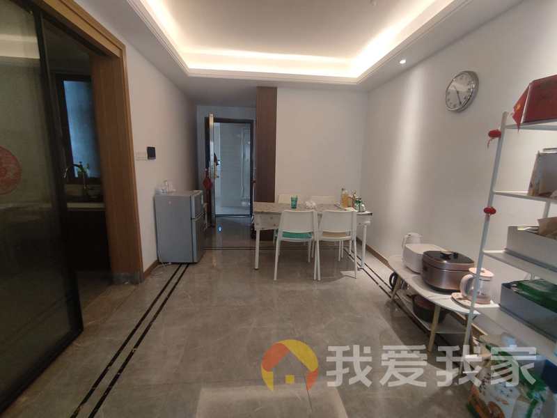 南昌我爱我家融创翰江府（万达文化旅游城G区） 南北通透，采光好 装修好，环镜优美 近地铁 中间楼层
