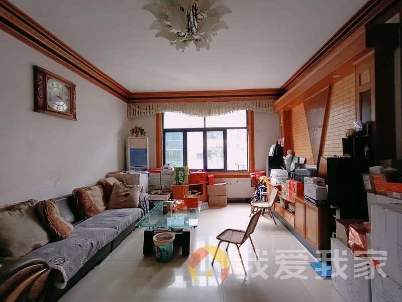 南昌我爱我家澄湖中路建材市场 南北通透，采光好 装修好，环镜优美 中间楼层