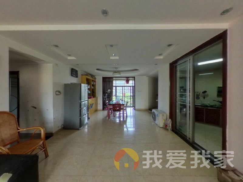 西街锦宸 南北通透，采光好 装修好，环镜优美 中间楼层