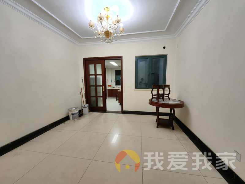南昌我爱我家恒大城 南北通透，采光好 装修好，环镜优美 中间楼层