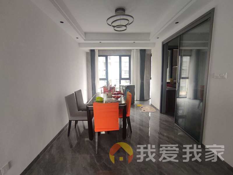 南昌我爱我家银亿上尚城五-2期云锦 南北通透，采光好 装修好，环镜优美 中间楼层