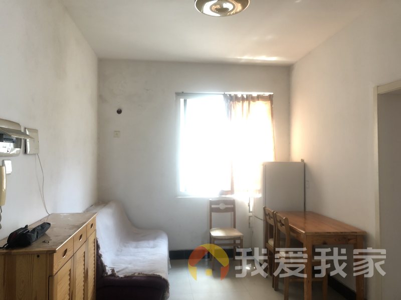 南昌我爱我家洛阳路303号隆昌小区 南北通透，采光好 装修好，环镜优美 视野好，诚心出售