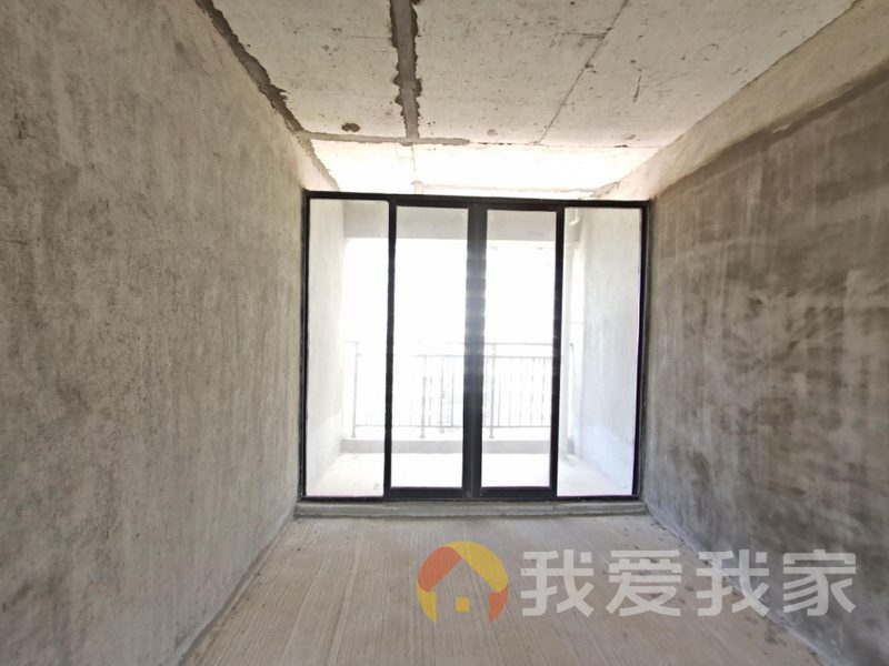 南昌我爱我家中国铁建青秀城 南北通透，采光好 中间楼层