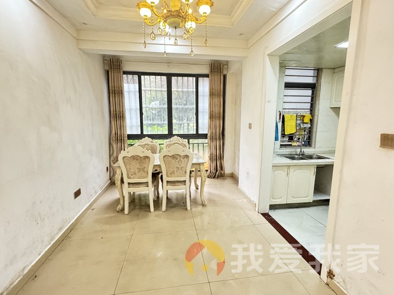 幸福时光三期 南北通透，采光好 装修好，环镜优美 周边匹套完善，，出行方便