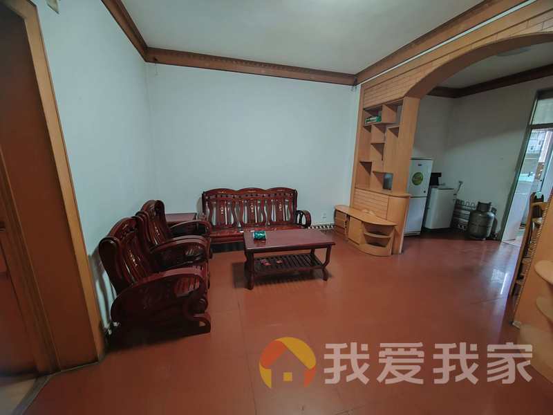 南昌我爱我家南师，二，大一房二厅，南北通透，