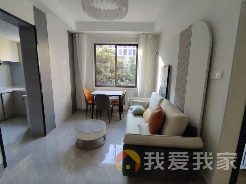 720厂生活区 南北通透，采光好 装修好，环镜优美 视野好，诚心出售