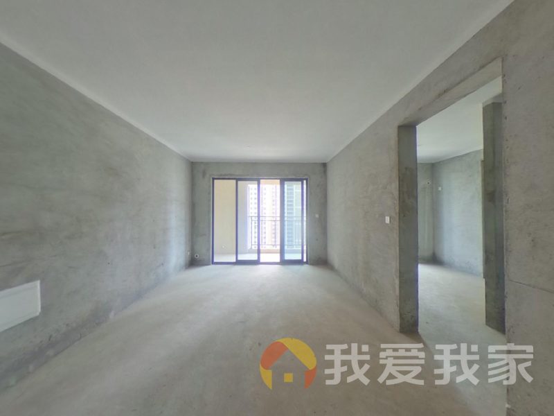 南昌我爱我家中骏雍景湾 南北通透，采光好 中间楼层