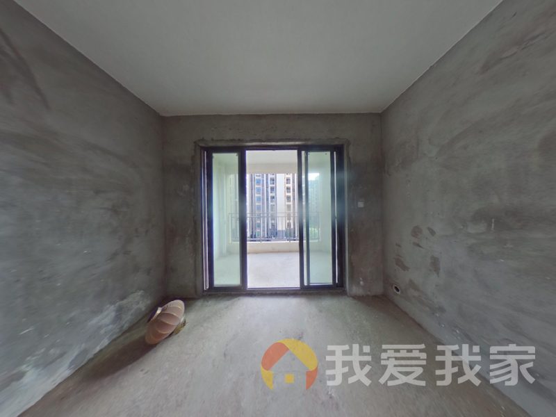 力高君御世家 南北通透，采光好 中间楼层