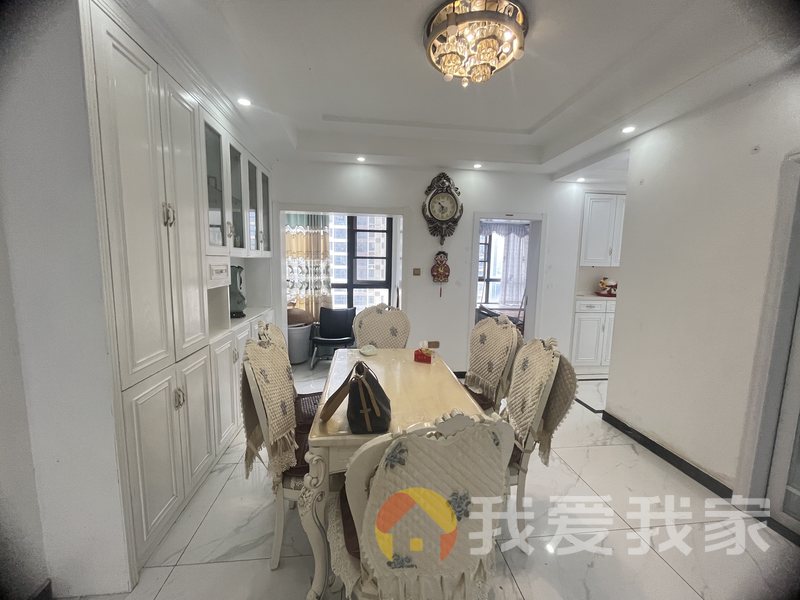 南昌我爱我家洪大赣江城 南北通透，采光好 装修好，环镜优美 中间楼层