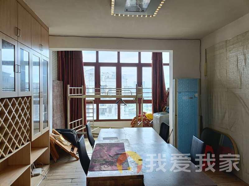 南昌我爱我家联泰香域滨江 南北通透，采光好 装修好，环镜优美 近地铁 视野好，诚心出售