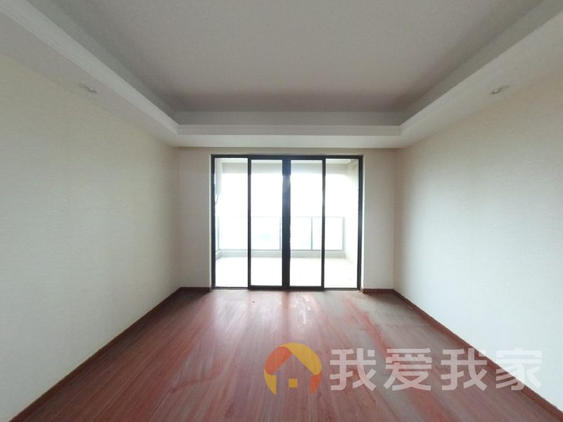 新力铂园南区 南北通透，采光好 装修好，环镜优美 视野好，诚心出售