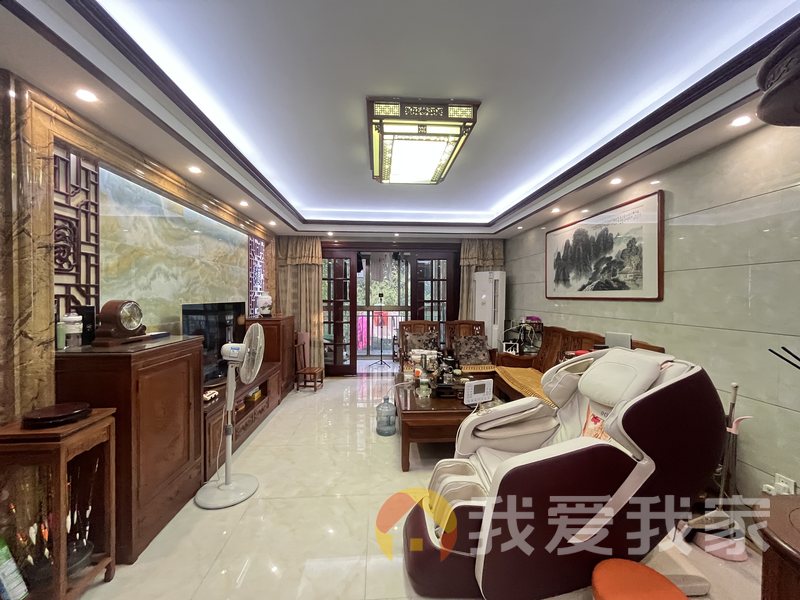 南昌我爱我家绿湖豪城二期 南北通透，采光好 装修好，环镜优美 近地铁 周边匹套完善，，出行方便
