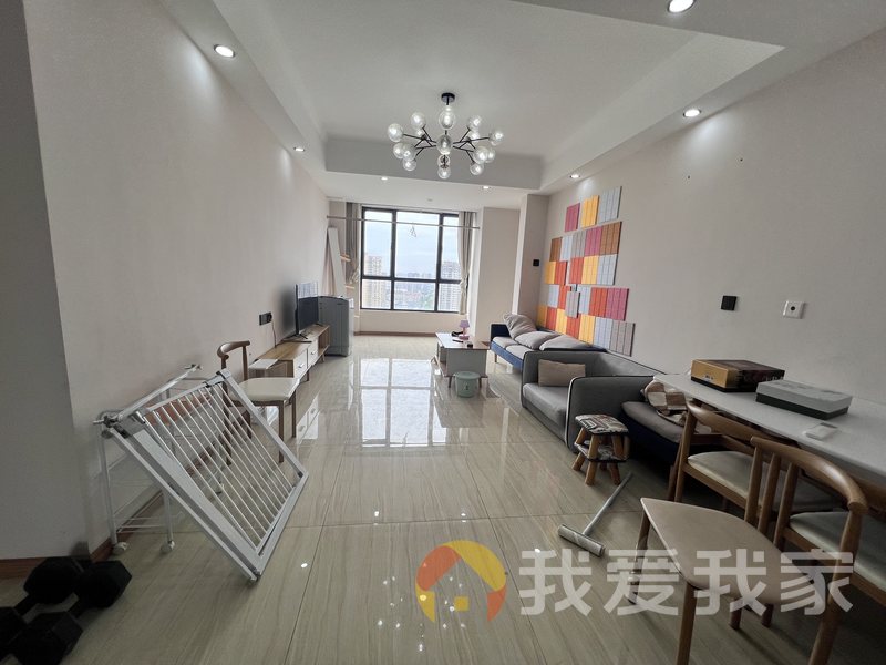南昌我爱我家正盛太古港 南北通透，采光好 装修好，环镜优美 中间楼层