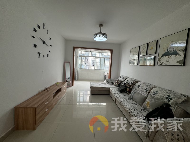 荣昌佳苑 南北通透，采光好 装修好，环镜优美 中间楼层