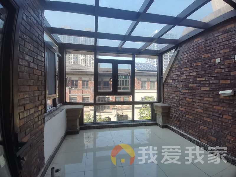 南昌我爱我家保利香槟国际联排别墅 中间户   南北通透，采光好
