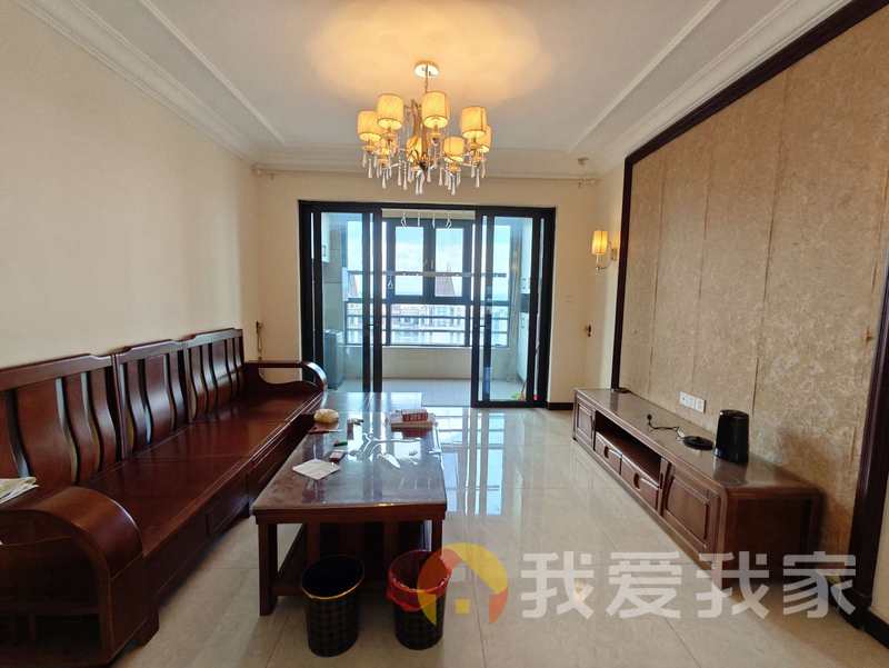 恒大翡翠华庭 南北通透，采光好 装修好，环镜优美 视野好，诚心出租