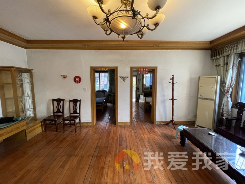 南昌我爱我家滨江小区（幸福庭院） 南北通透，采光好 视野好，诚心出售