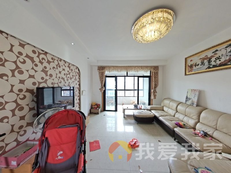 该房源本人实地堪察，户型好，南北通透，全天采光充足，视野无遮