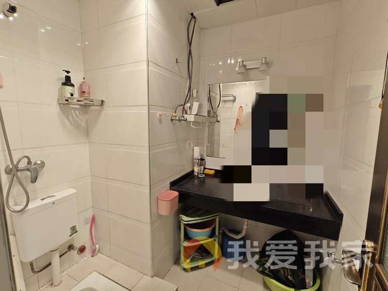 中产国际 装修好，环镜优美 中间楼层